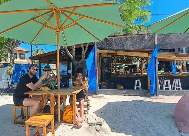 Lutwala Bungalows And Private Villa Gili Trawangan Exterior foto